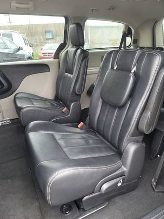 2016 Chrysler Town & Country Touring Minivan 4D - - by for sale in Gloucester City, NJ – photo 9