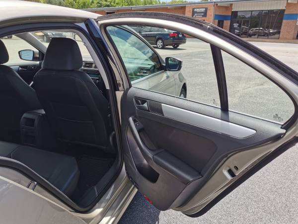 2014 Volkswagen Jetta Sedan 4dr Auto SE - - by dealer for sale in Greenville, SC – photo 15
