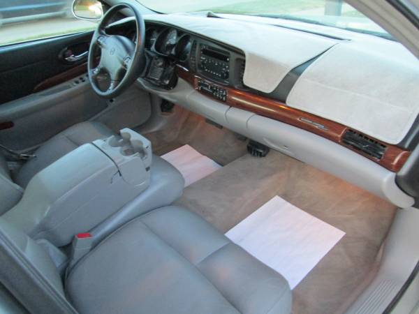 2004 Buick LeSabre Custom Sedan WOW! - cars & trucks - by dealer -... for sale in Des Moines, IA – photo 11