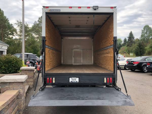 💥11 Dually Box Truck-Runs 100%One Owner/37K Miles/Super Deal💥 for sale in Youngstown, OH – photo 12