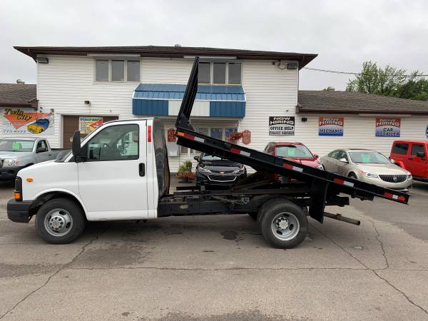 ★★★ 2009 Chevrolet G3500 Flatbed with Dump ★★ for sale in Grand Forks, ND – photo 11