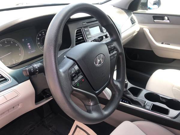 2015 Hyundai Sonata SE - Try - - by dealer for sale in Fairview Heights, MO – photo 23