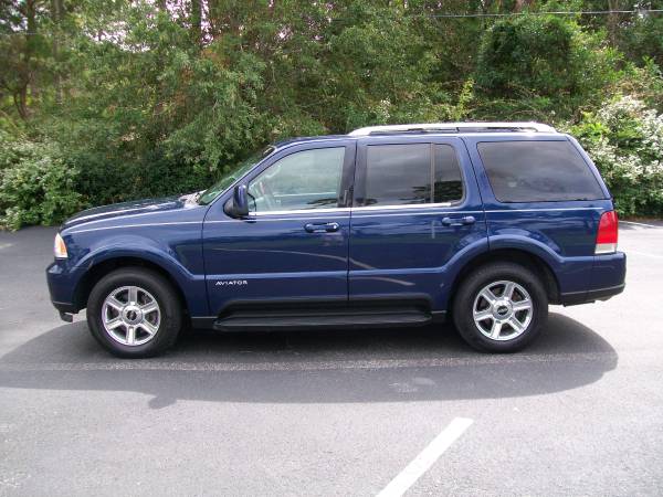 2004 Lincoln Aviator-137582 Miles-Michelins- 3rd Row Seat-No Accidents for sale in Wilmington, NC – photo 2