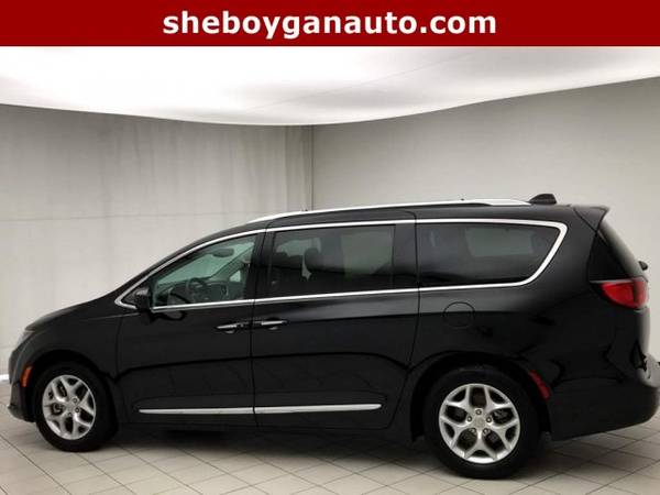 2018 Chrysler Pacifica Touring L Plus for sale in Sheboygan, WI – photo 3