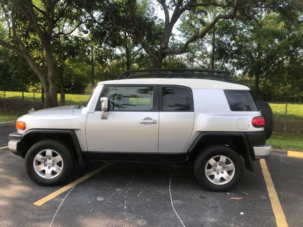 2008 TOYOTA FJ CRUISER 4X4 CLEAN TITLE FAMILY FIRST! - cars & for sale in Hollywood, FL – photo 4