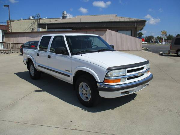 2001 Chevy S-10 Crew Cab 4x4 for sale in Shelbyville, IL – photo 3