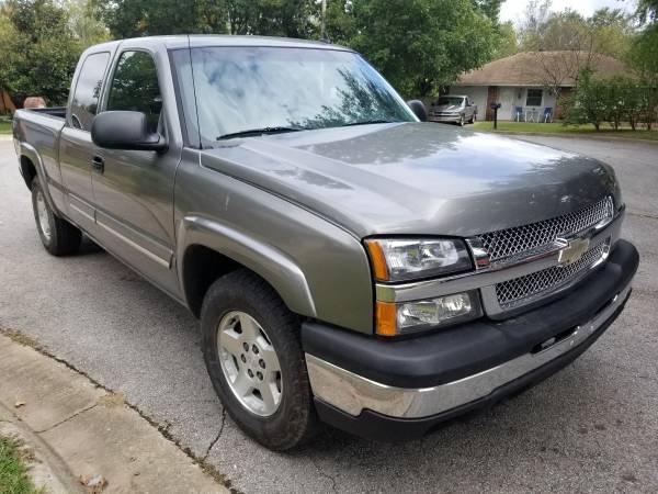 2007 CHEVY SILVERADO CLASSIC 4 DOORS EXTENDED CAB 4WD Z71 O.B.O -... for sale in Bentonville, AR – photo 3