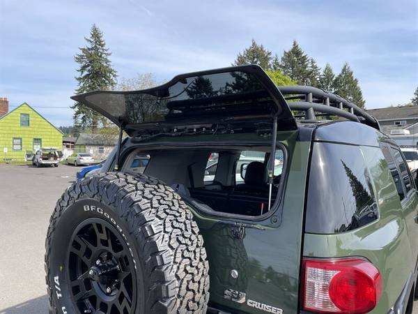 2011 Toyota FJ Cruiser 4x4 Lifted Fully loaded New tires - cars & for sale in Portland, OR – photo 5