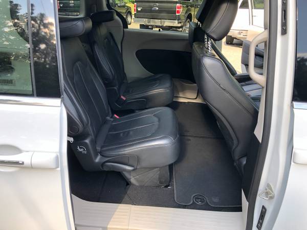2018 Chrysler Pacifica Touring-L mini-van White for sale in Pittsboro, NC – photo 11