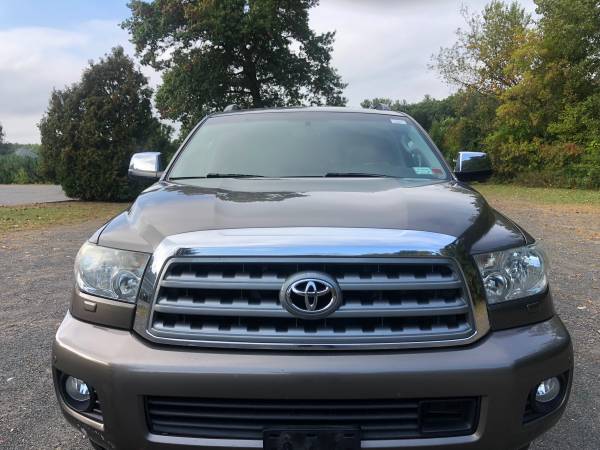 2010 TOYOTA SEQUOIA PLATINUM EDITION * 1 OWNER * NON SMOKER * XCLEAN * for sale in East Longmeadow, MA – photo 3