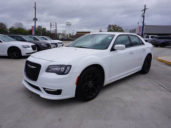 2020 Chrysler 300 300S RWD - - by dealer - vehicle for sale in Plaquemine, LA – photo 3