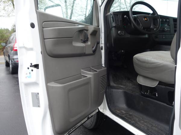 2015 Chevrolet Express 3500 Commercial Cutaway - - by for sale in Derry, NH – photo 7