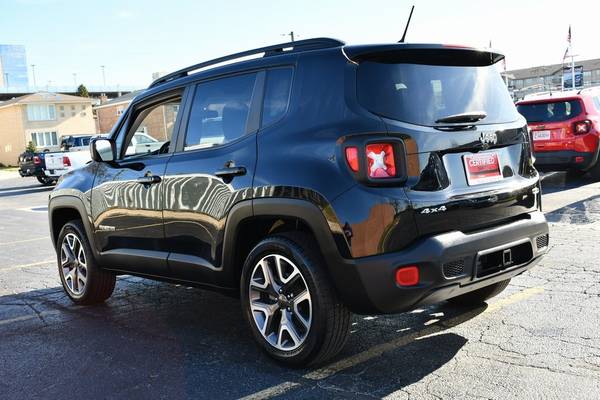2017 Jeep Renegade Latitude - CERTIFIED 4X4 ONE OWNER REMOTE START... for sale in Oak Lawn, IL – photo 6