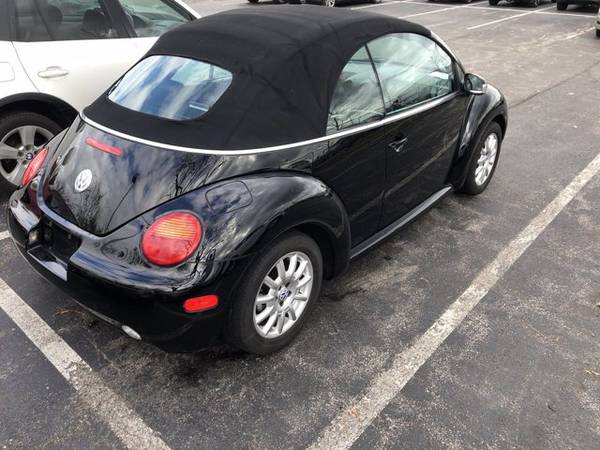 2004 Volkswagen New Beetle Convertible GLS SKU:4M310522 Convertible... for sale in Naperville, IL – photo 15