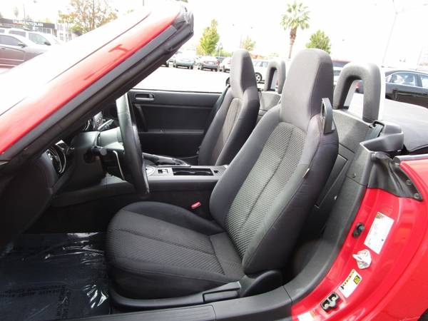 2006 Mazda MX-5 CONVERTIBLE - LOW MILEAGE FOR THE YEAR - PADDLE for sale in Sacramento , CA – photo 10