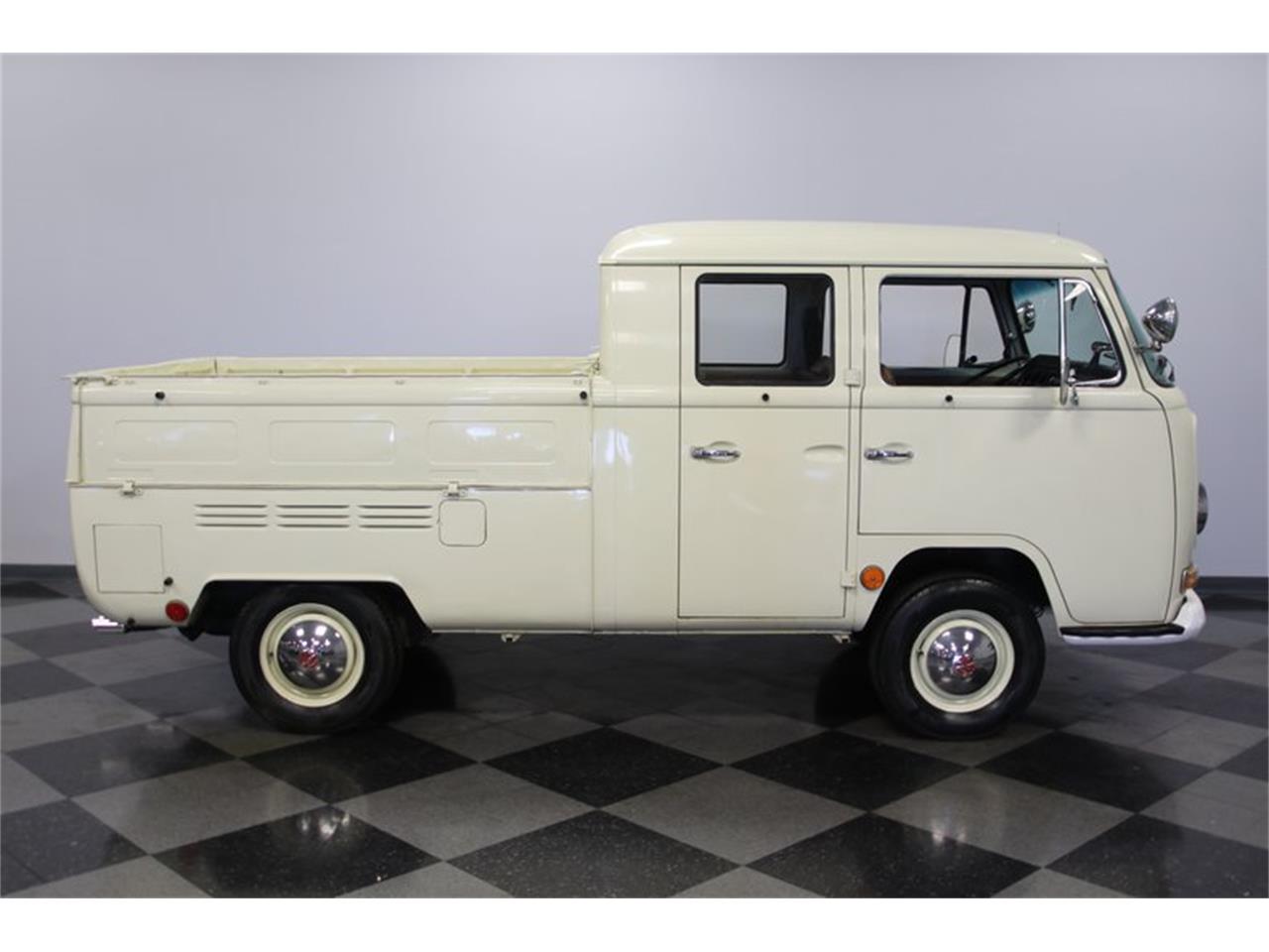 1968 Volkswagen Transporter for sale in Concord, NC – photo 32