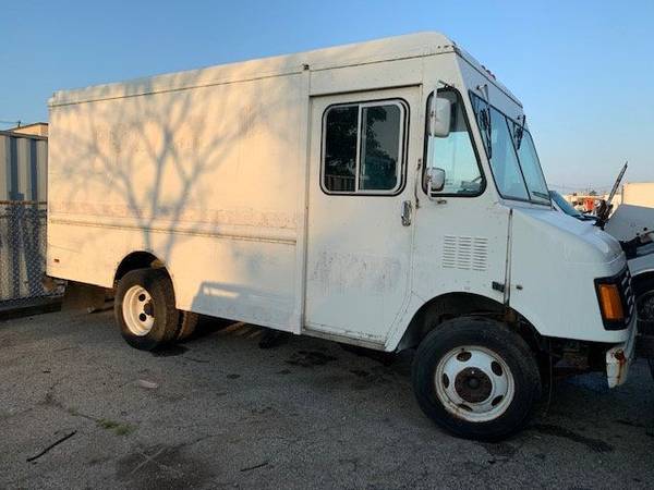 1999 GMC P-3500 STEP VAN 12 FOOT CARGO SPACE - cars & trucks - by... for sale in Massapequa Park, NY – photo 6