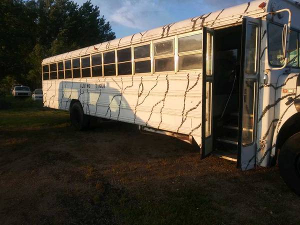 International S1800 72 Passenger Party Bus - cars & trucks - by... for sale in Minneapolis, MN – photo 3