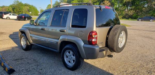 2006 Jeep Liberty 65th Anniversary - 4x4 ! - - by for sale in Pana, IL – photo 6