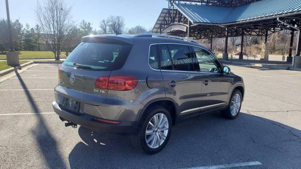 2012 Volkswagen Tiguan SE ( EXTRA CLEAN, NAVIGATION ) - cars &... for sale in Shawnee, MO – photo 5