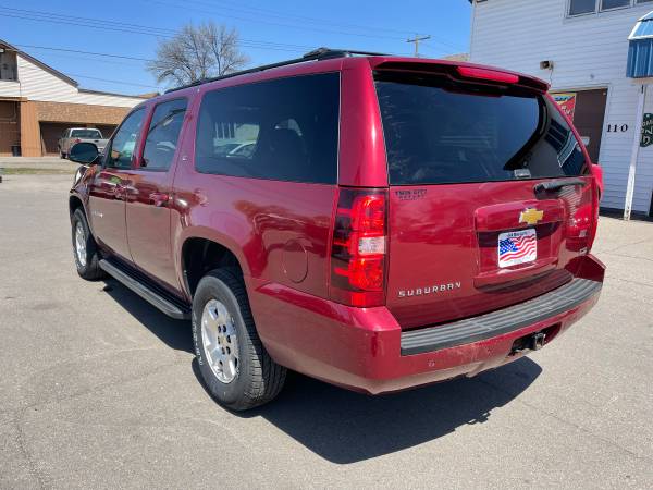 2010 Chevrolet Suburban LT 4x4/3rd Row/Leather/DVD! for sale in Grand Forks, ND – photo 8
