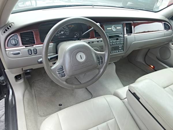 2004 LINCOLN TOWN CAR- V8 - RWD - 4DR LUXURY SEDAN- 99K MILES!! $4,200 for sale in largo, FL – photo 9