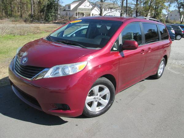 2013 Toyota Sienna LE FWD 8-Passenger V6 NICE! - - by for sale in Charleston, SC – photo 2