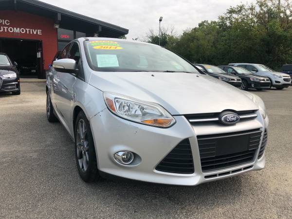 2014 Ford Focus SE 4dr Sedan - cars & trucks - by dealer - vehicle... for sale in Louisville, KY – photo 4