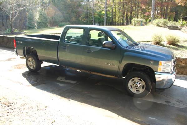 2013 Chevrolet 2500 Crew 4WD long bed 17k miles blue - cars & trucks... for sale in Morrisville, VA – photo 3