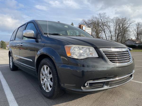 2011 Chrysler Town and Country Touring-L - cars & trucks - by owner... for sale in Richmond, OH – photo 8