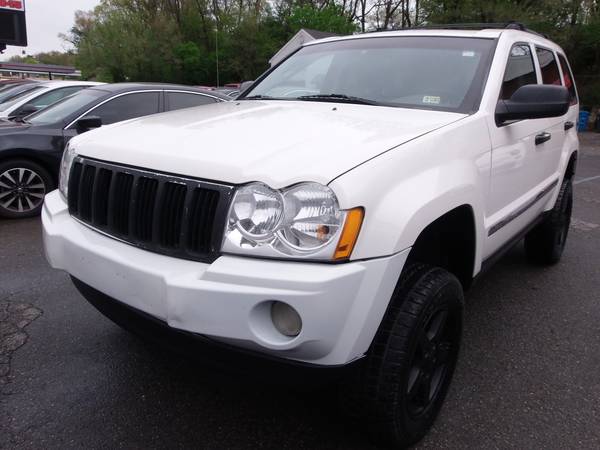 2005 Jeep Grand Cherokee LIMITED 4X4 - - by dealer for sale in Roanoke, VA – photo 3