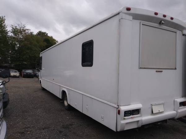 36' Mobile Recording studio or classroomWinnebago only 23k miles for sale in Clayton, NJ – photo 3