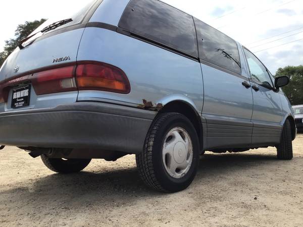 1991 Toyota Previa Deluxe - 3rd row - AUX, USB input - cruise for sale in Farmington, MN – photo 19