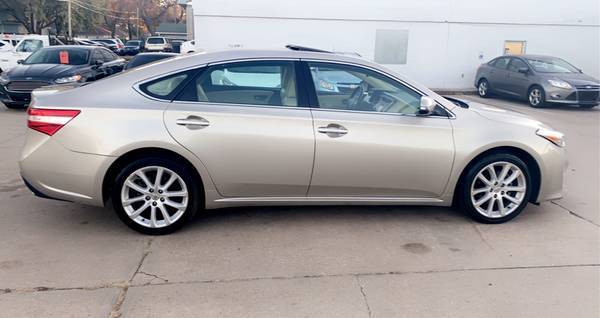 2013 Toyota Avalon XLE *55K Low-Miles!* Loaded! - cars & trucks - by... for sale in Lincoln, KS – photo 20
