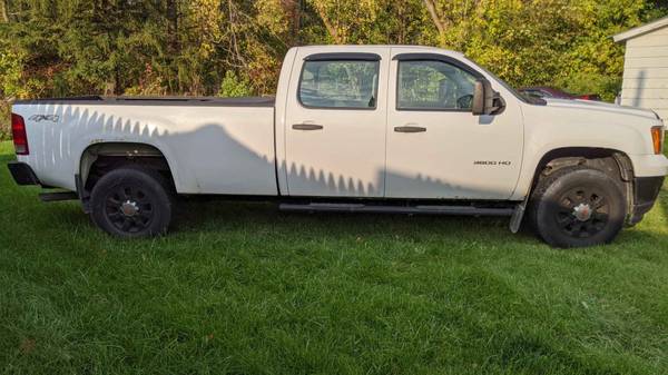 2011 3500 HD. GMC Sierra 4x4 on the Floor - cars & trucks - by owner... for sale in Chateaugay, NY – photo 5