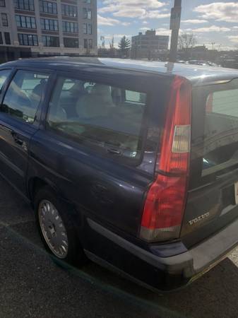 2001 Volvo V70 - cars & trucks - by owner - vehicle automotive sale for sale in Worcester, MA – photo 7