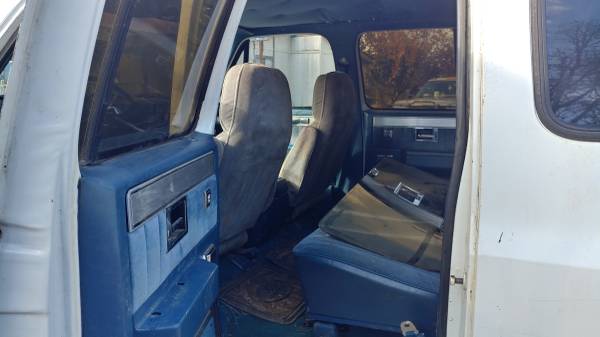 1987 3/4 ton SUBURBAN 4X4 - cars & trucks - by owner - vehicle... for sale in Carlton, OR – photo 5