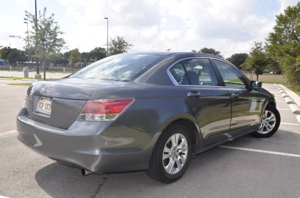 2009 Honda Accord LX-P - CARFAX available for sale in Austin, TX – photo 6