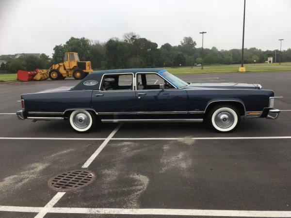 1979 LINCOLN CONTINENTAL TOWNCAR.NICE CLASSIC RELIABLE SOLID CRUISER... for sale in Lindenhurst, NY – photo 6