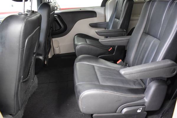 2013 CHRYSLER TOWN & COUNTRY TOURING for sale in Memphis, TN – photo 9