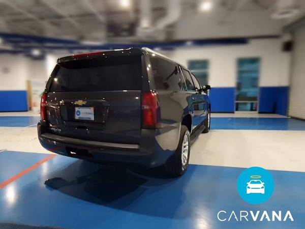 2018 Chevy Chevrolet Suburban LT Sport Utility 4D suv Gray - FINANCE... for sale in Manchester, NH – photo 10