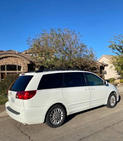 **LOW 84,000 MILE**2009TOYOTA SIENNA XLE W/LEATHER, REAR... for sale in Hurricane, UT – photo 3