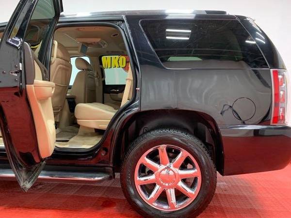 2014 GMC Yukon Denali AWD Denali 4dr SUV $1200 - cars & trucks - by... for sale in Temple Hills, District Of Columbia – photo 9