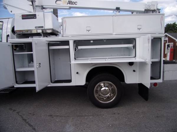Refurbished 05 Chev C4500 Bucket Truck Inspected for sale in Scranton, PA – photo 6