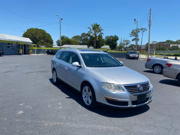 2009 Volkswagen Passat Wagon Immaculate Condition - cars & for sale in St.petersburg, FL – photo 2