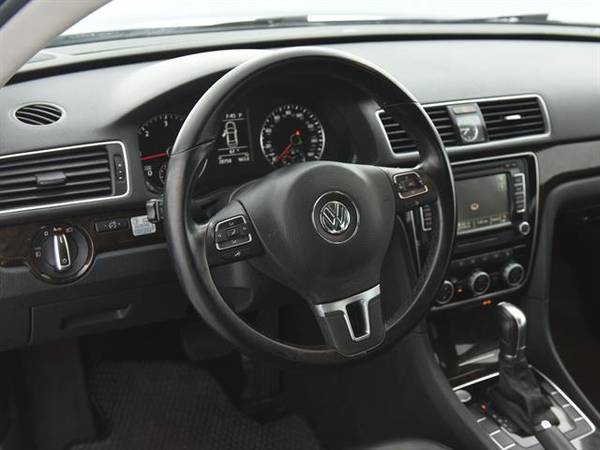 2015 VW Volkswagen Passat TDI SEL Premium Sedan 4D sedan Dk. Blue - for sale in Fort Wayne, IN – photo 2