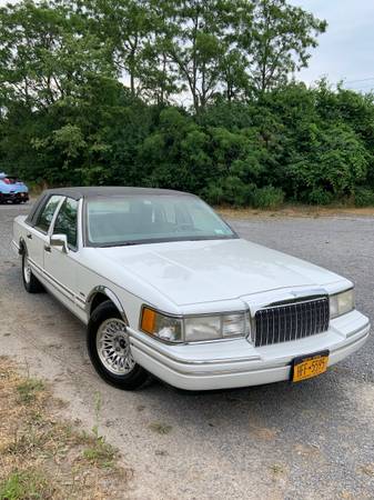 94 Lincoln town car Cartier - cars & trucks - by owner - vehicle... for sale in Carthage, NY – photo 5