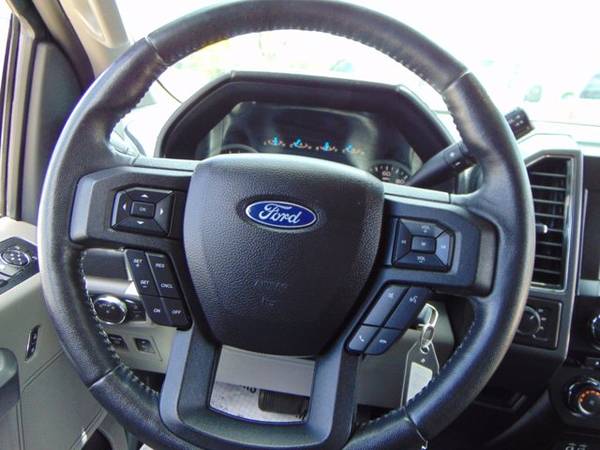 2017 Ford F-150 CREW CAB 4X4 XLT (*Mileage: 29,379!) - cars & trucks... for sale in Devine, TX – photo 17