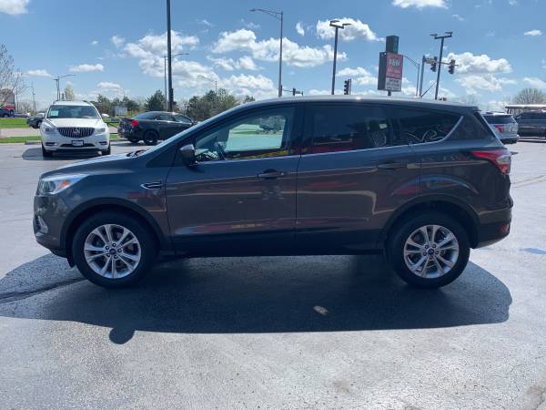 2017 Ford Escape SE - 30 MPG - 63k miles! - - by for sale in Oak Forest, IL – photo 4