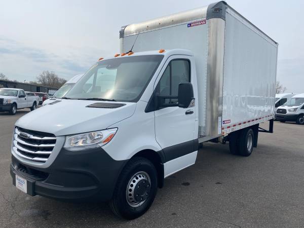 2019 Freightliner 14 Box Truck DIESEL LIKE NEW 1K MILES for sale in Swartz Creek,MI, OH – photo 3